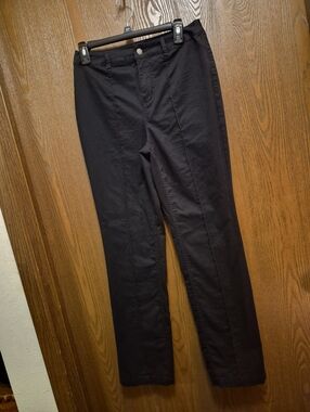 Claiborne Women's Hepburn Classic Black Straight-Leg Pants Size 6